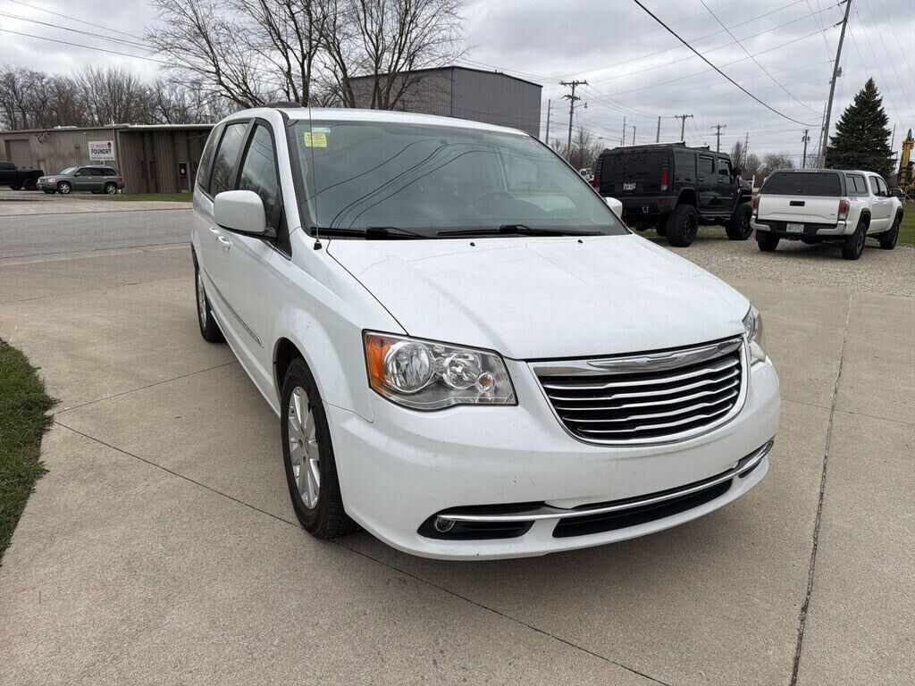 2016 CHRYSLER Town and Country