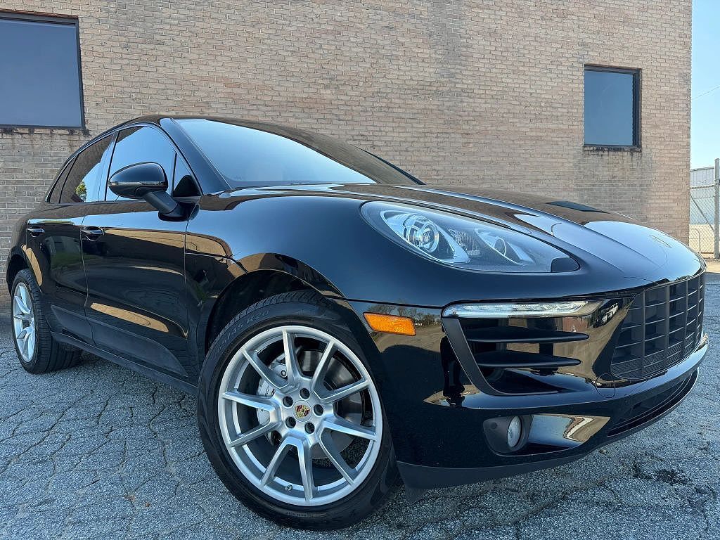 2017 PORSCHE Macan