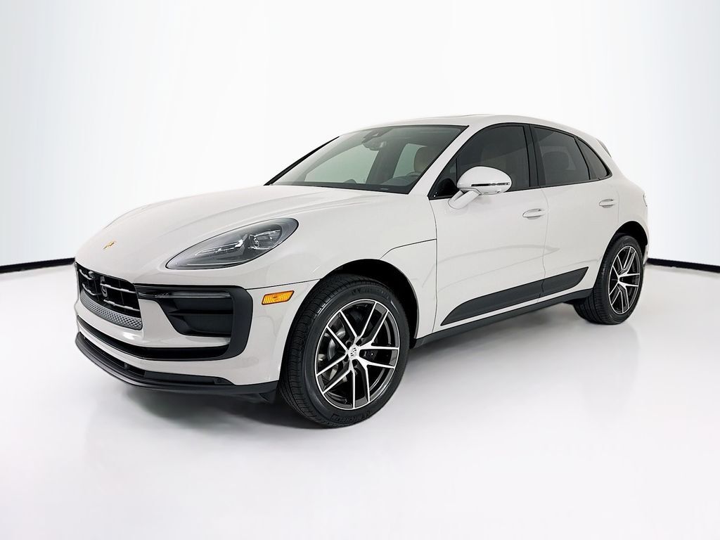 2026 PORSCHE Macan