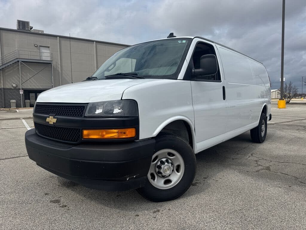 2023 CHEVROLET Express