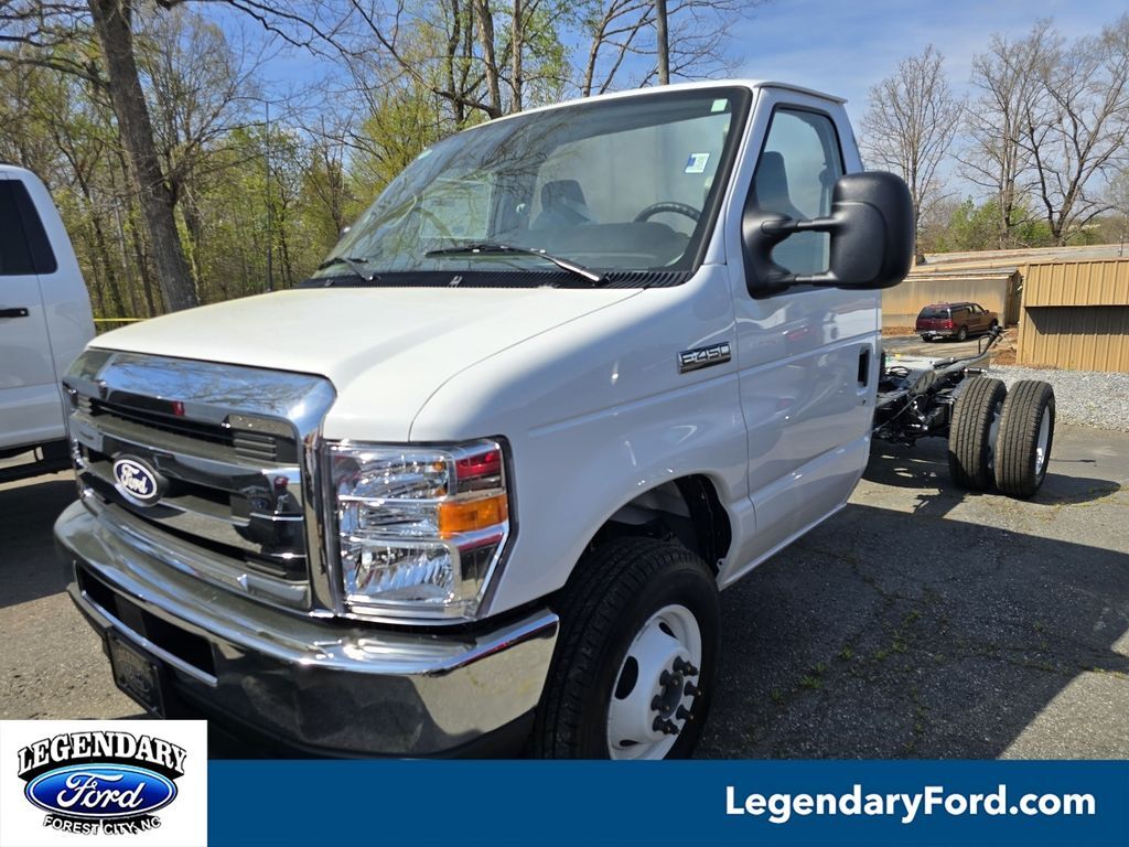 2027 FORD E-450