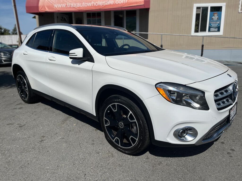2020 MERCEDES-BENZ GLA-Class