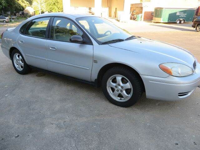 2004 FORD Taurus