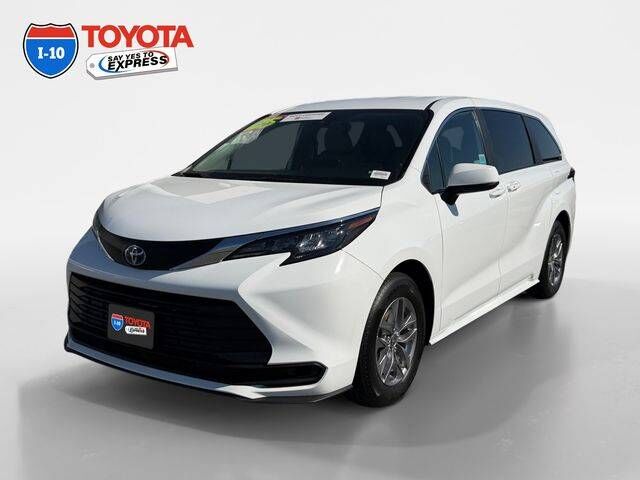 2025 TOYOTA Sienna