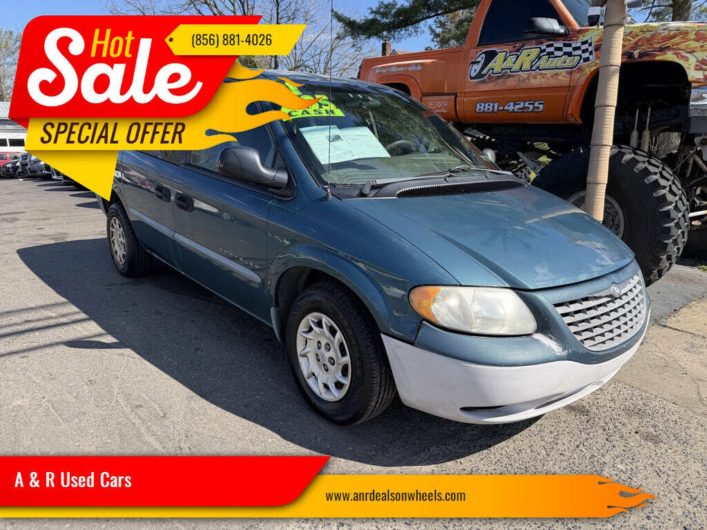 2001 CHRYSLER Voyager