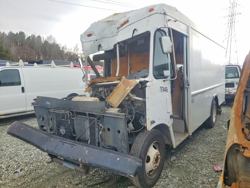2003 WORKHORSE P42