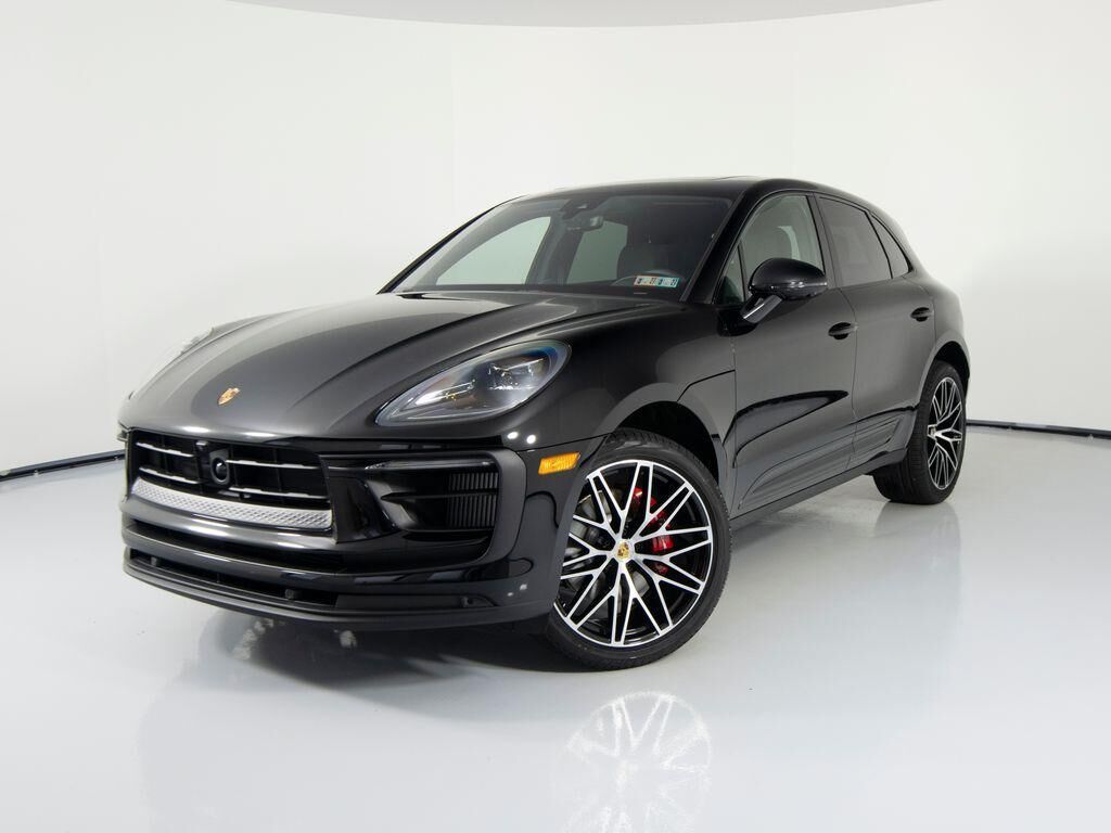 2026 PORSCHE Macan