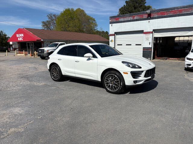 2016 PORSCHE Macan
