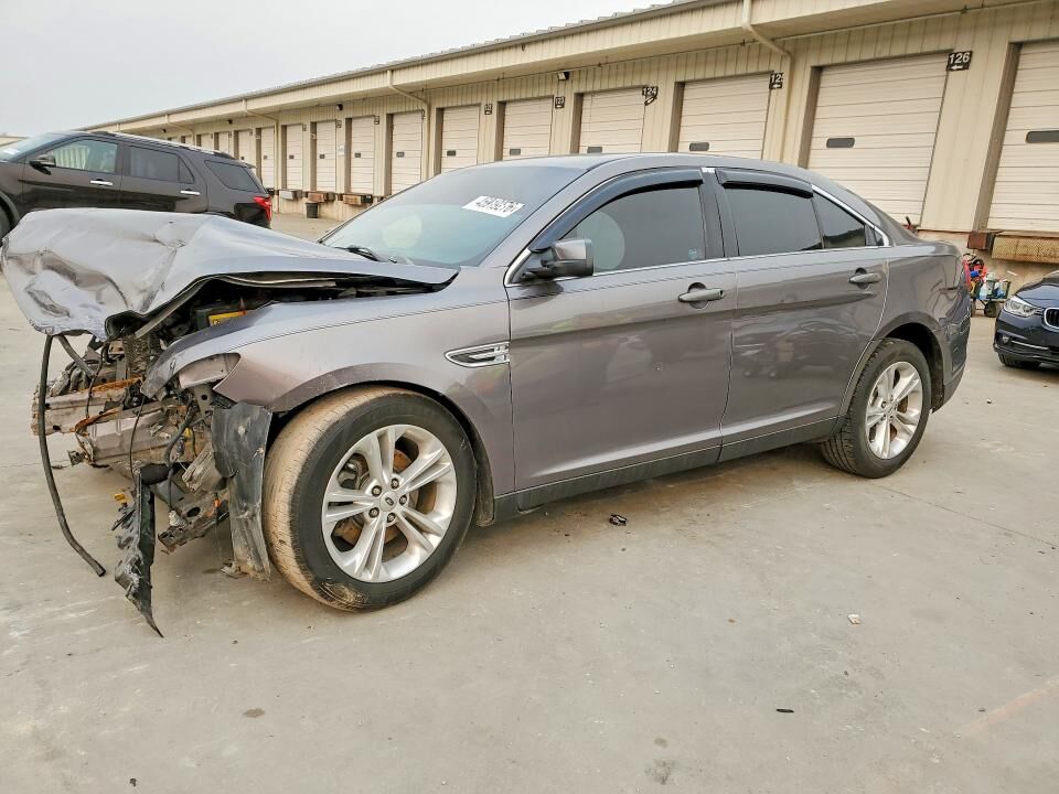 2013 FORD Taurus