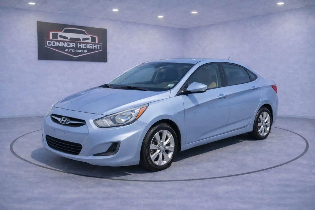 2012 HYUNDAI Accent