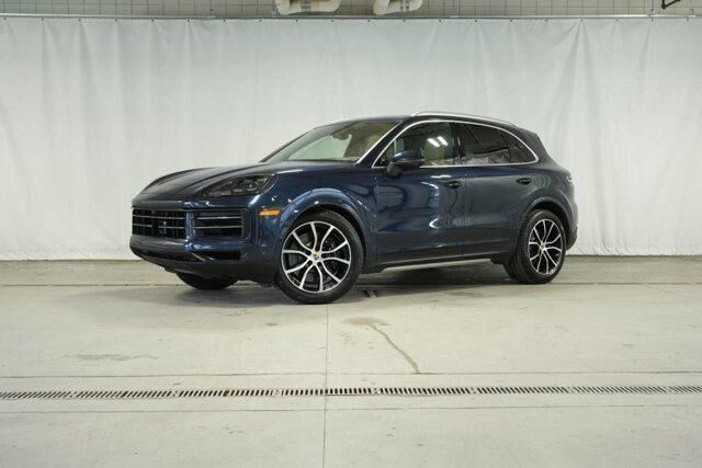 2025 PORSCHE Cayenne