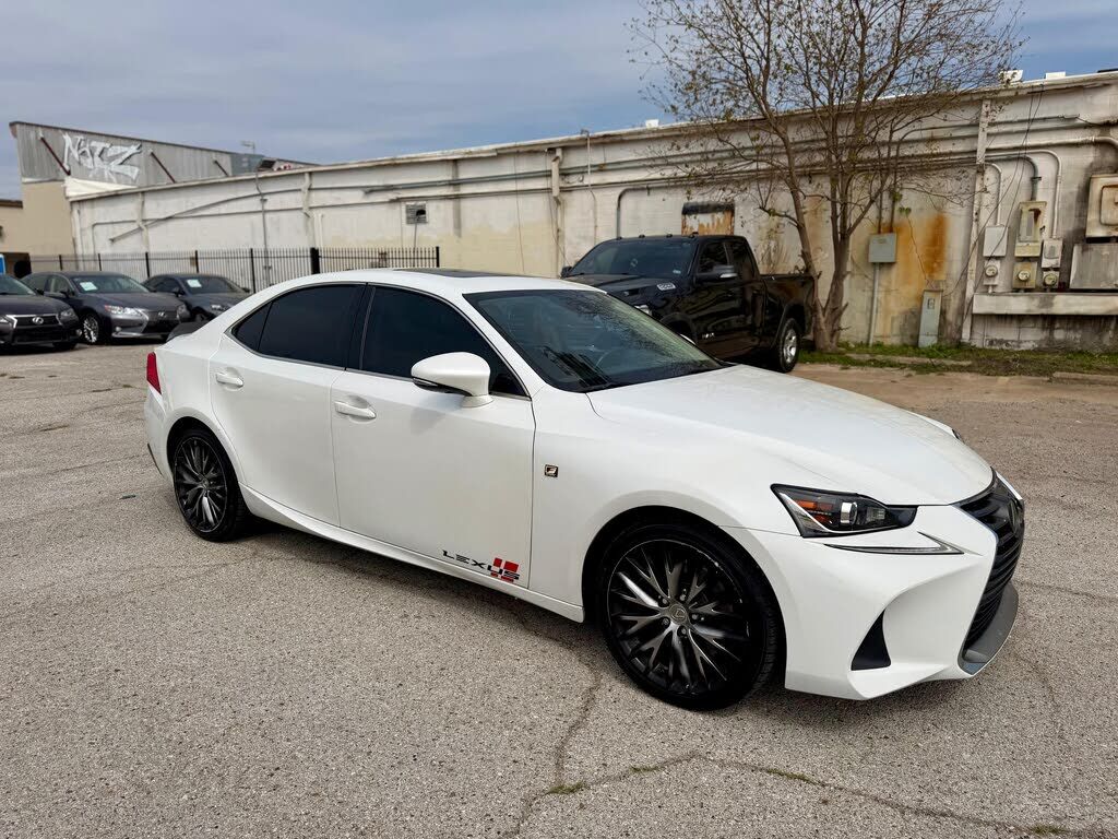 2017 LEXUS IS