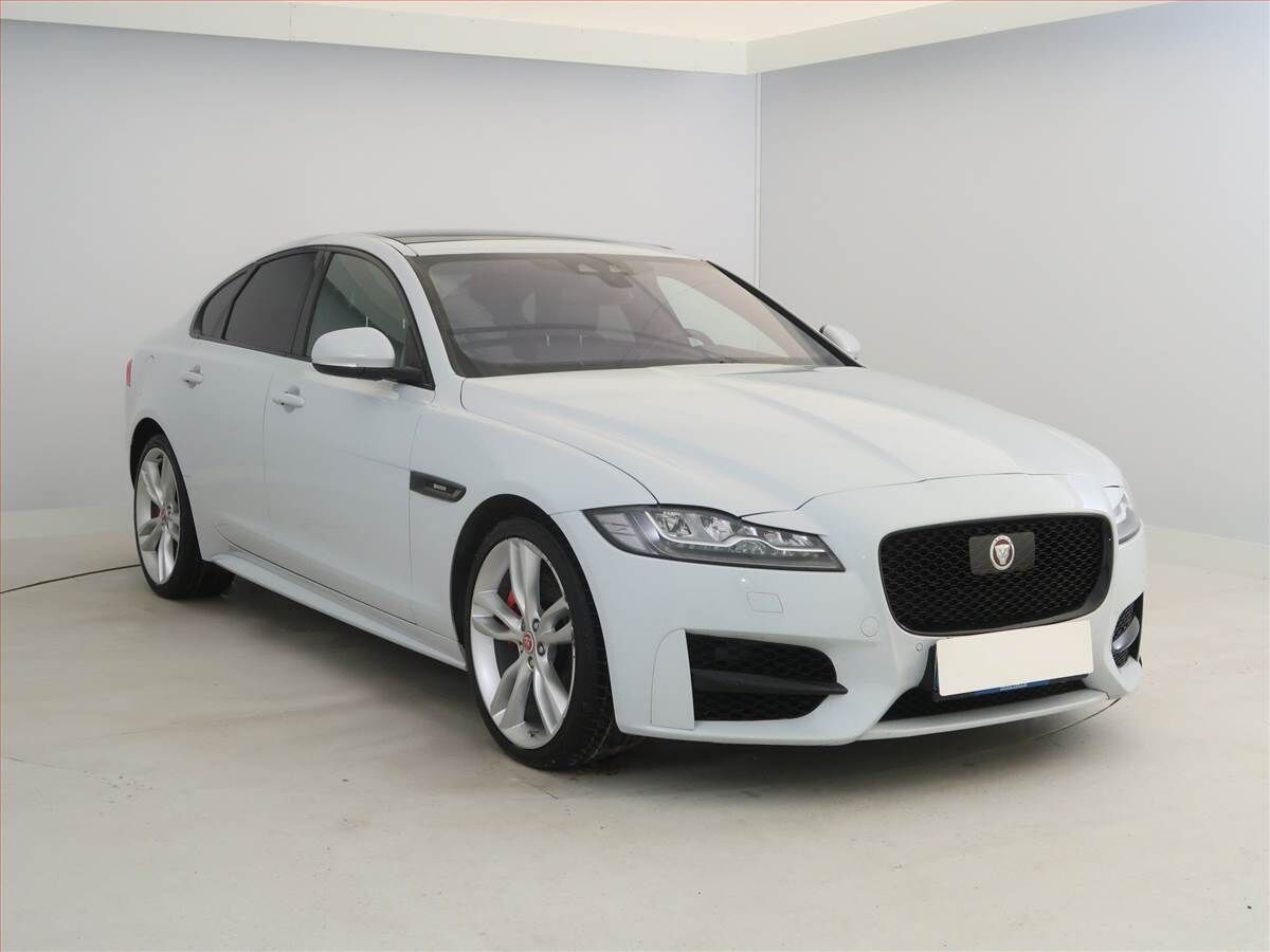 2017 JAGUAR XF