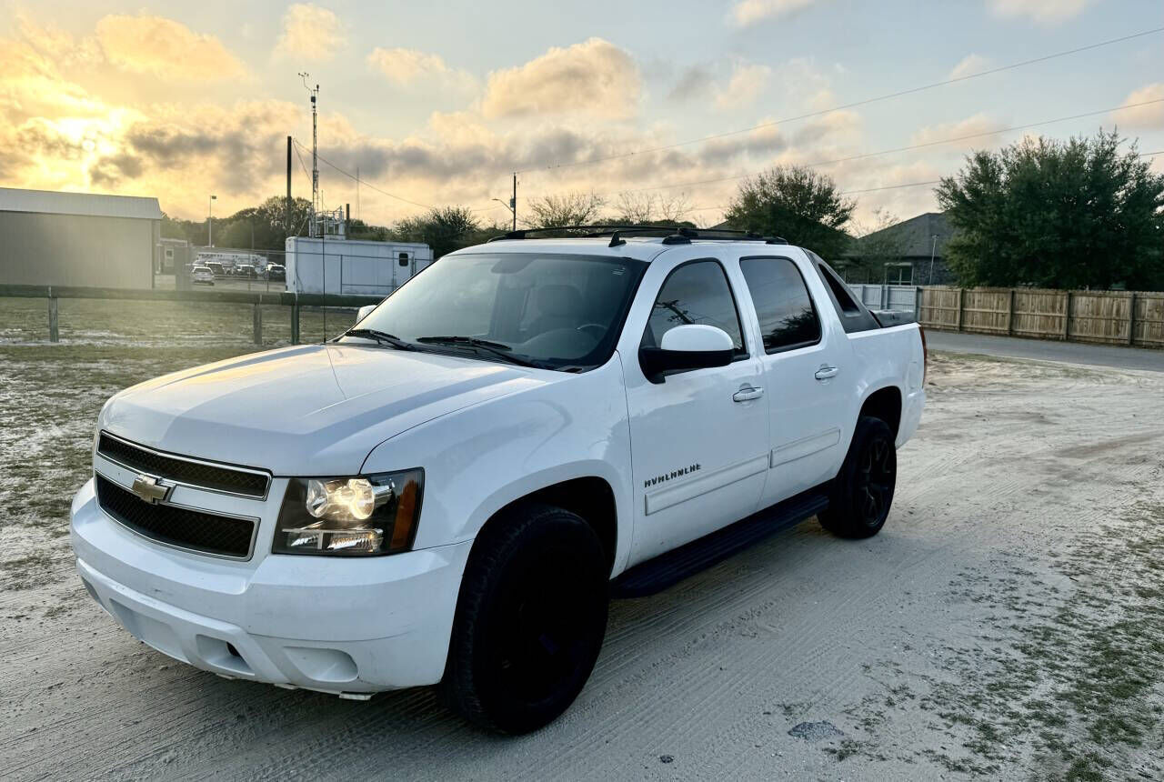 2011 CHEVROLET Avalanche