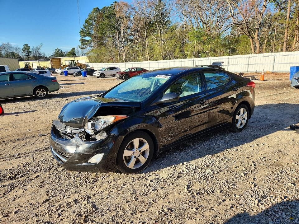 2013 HYUNDAI Elantra