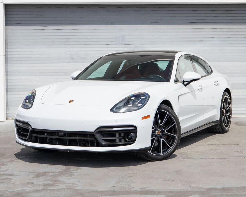 2023 PORSCHE Panamera