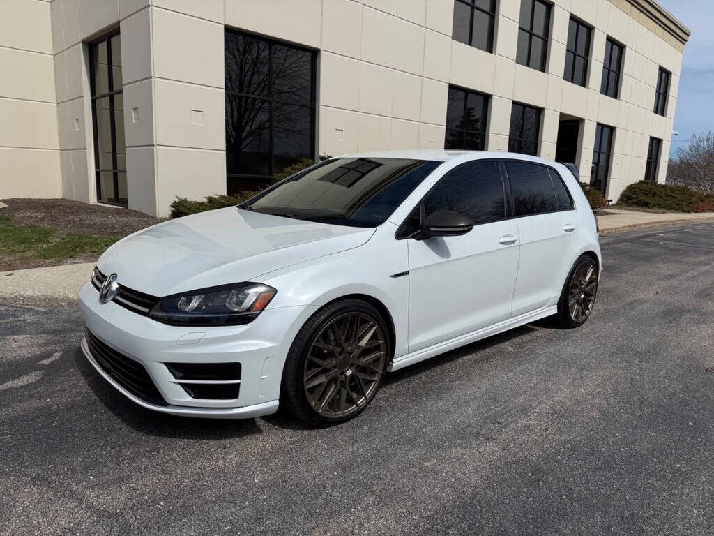 2016 VOLKSWAGEN Golf R