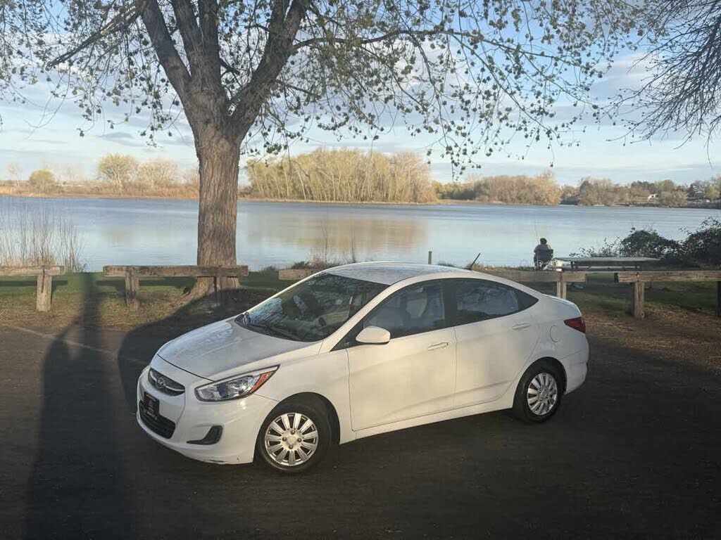 2017 HYUNDAI Accent