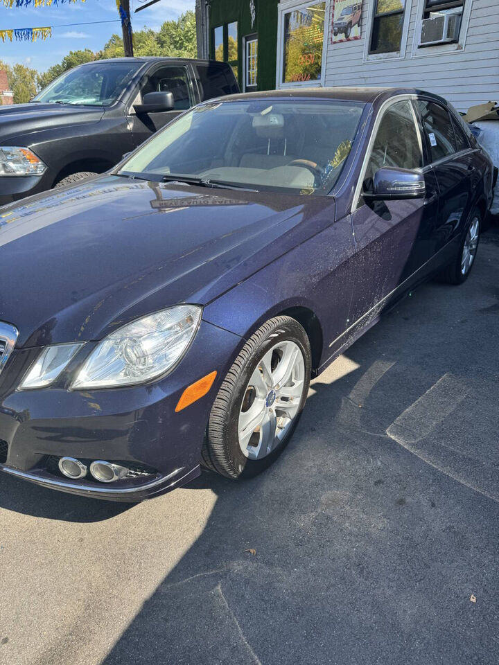 2011 MERCEDES-BENZ E-Class
