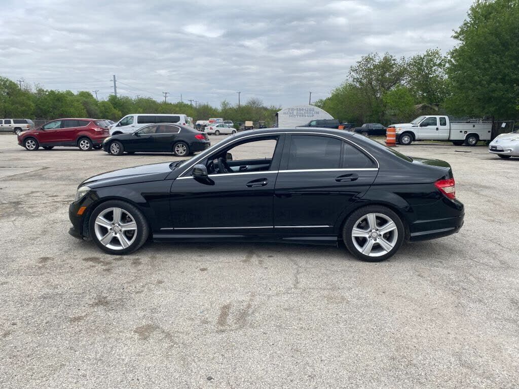 2011 MERCEDES-BENZ C-Class