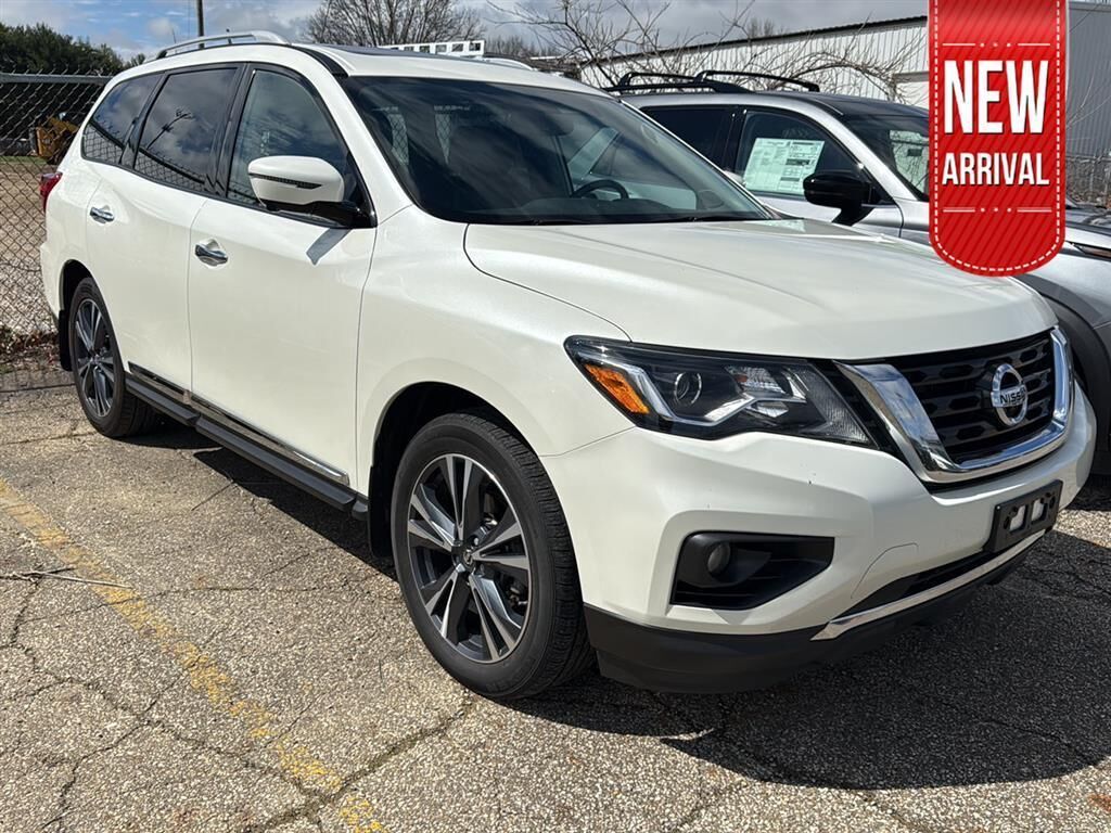 2017 NISSAN Pathfinder