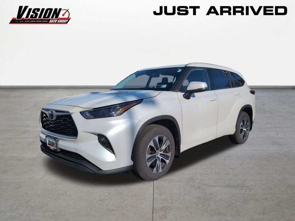 2022 TOYOTA Highlander