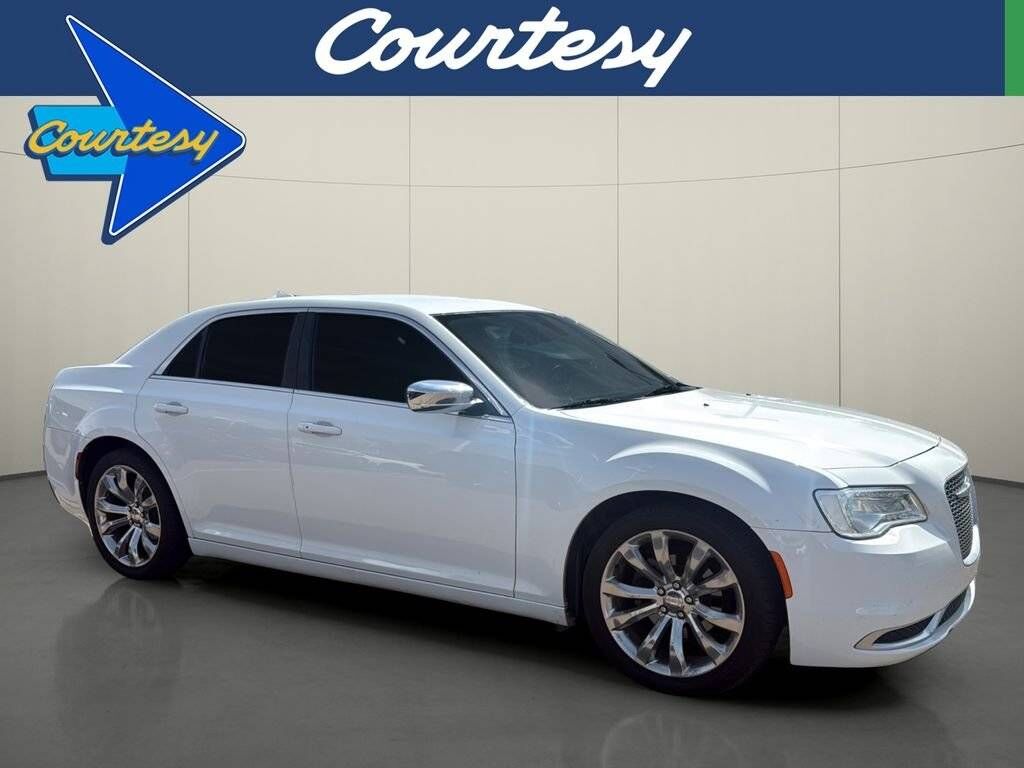 2019 CHRYSLER 300