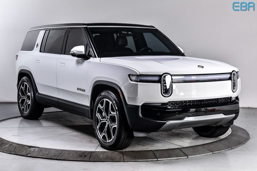 2025 RIVIAN R1S