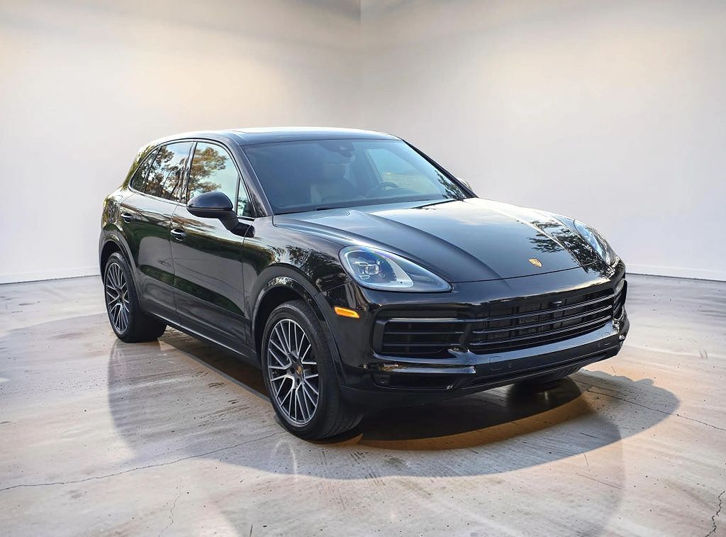 2023 PORSCHE Cayenne