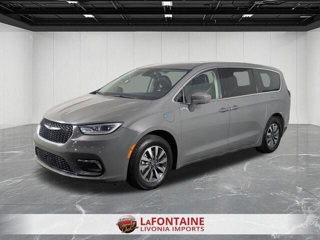 2022 CHRYSLER Pacifica