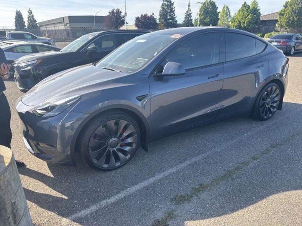 2023 TESLA Model Y