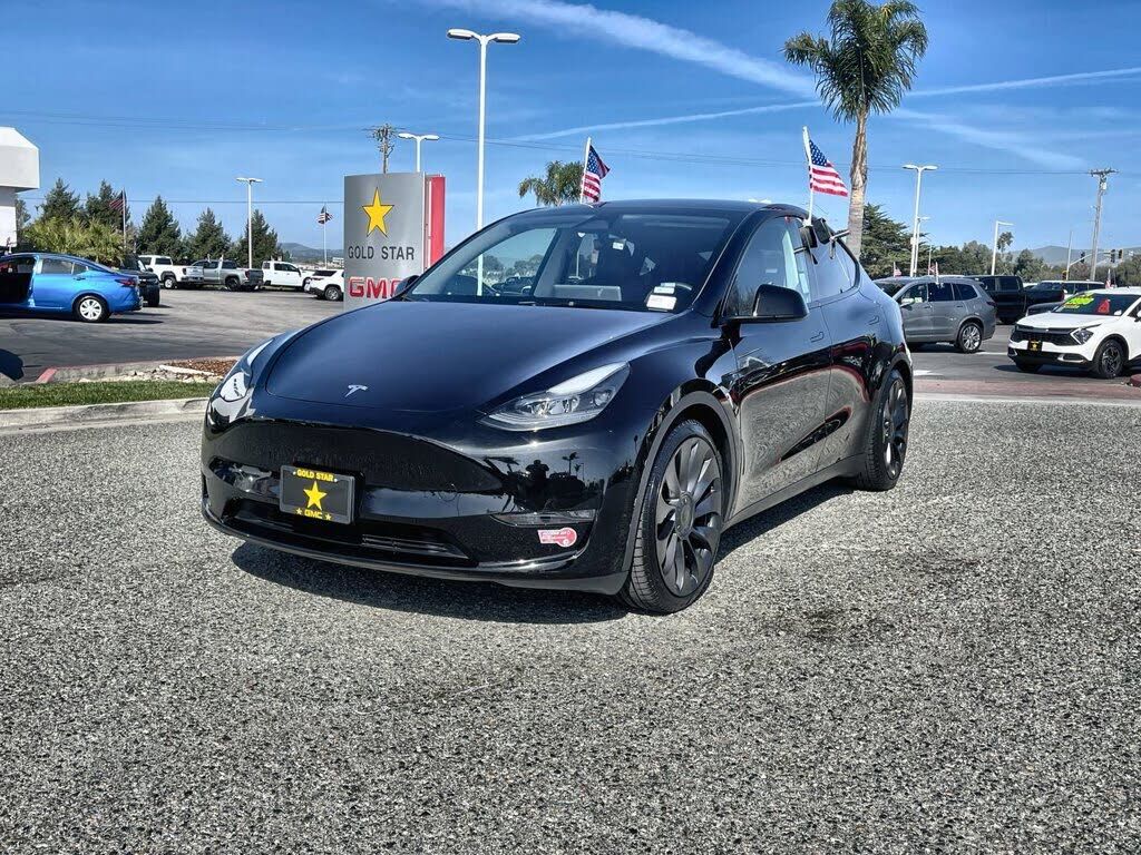 2024 TESLA Model Y