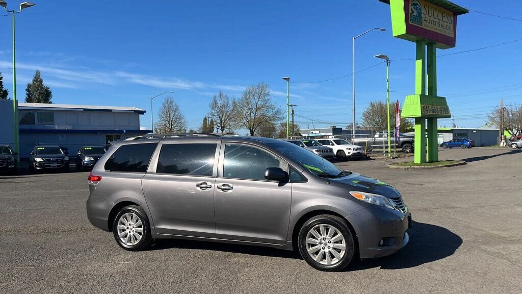 2014 TOYOTA Sienna