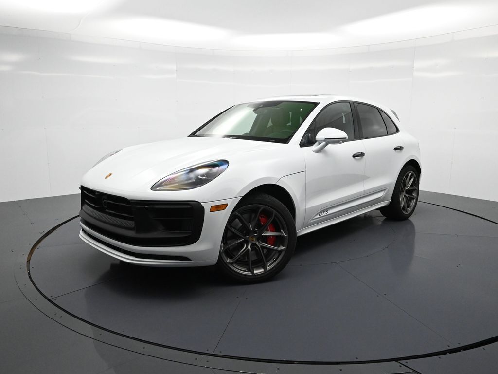 2026 PORSCHE Macan