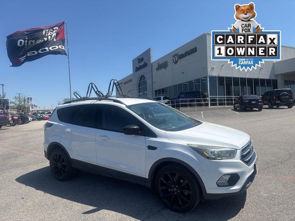 2017 FORD Escape