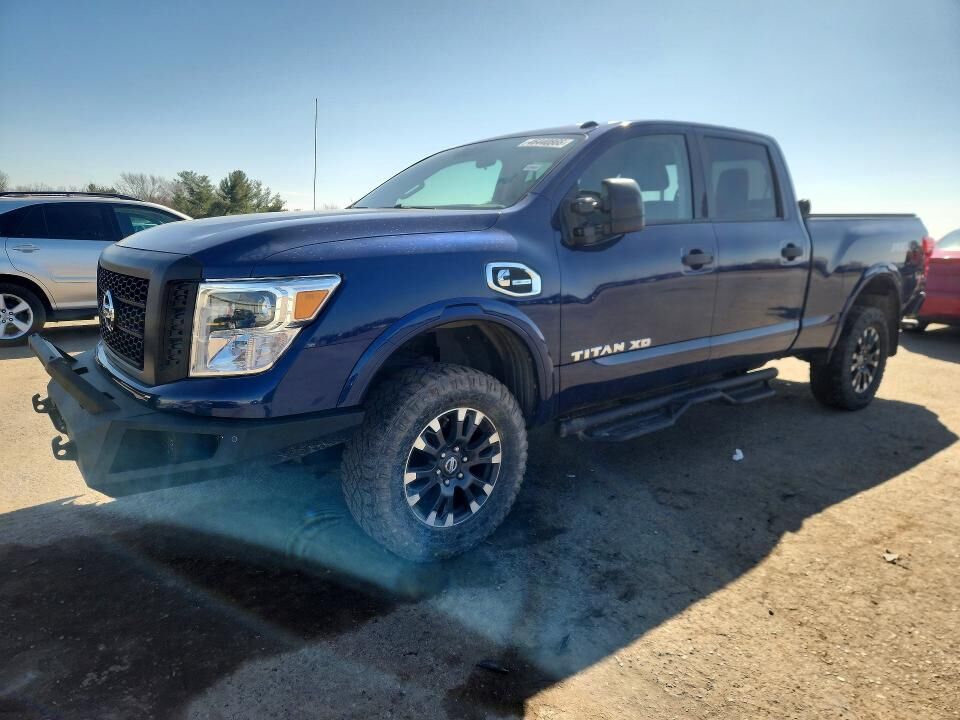 2017 NISSAN Titan