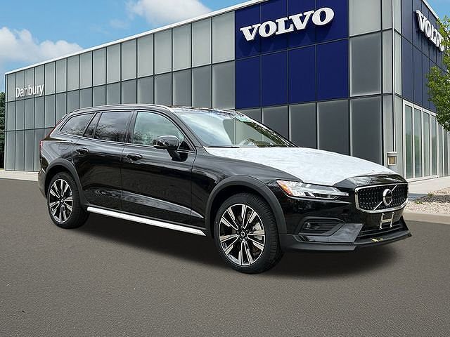 2026 VOLVO V60CC