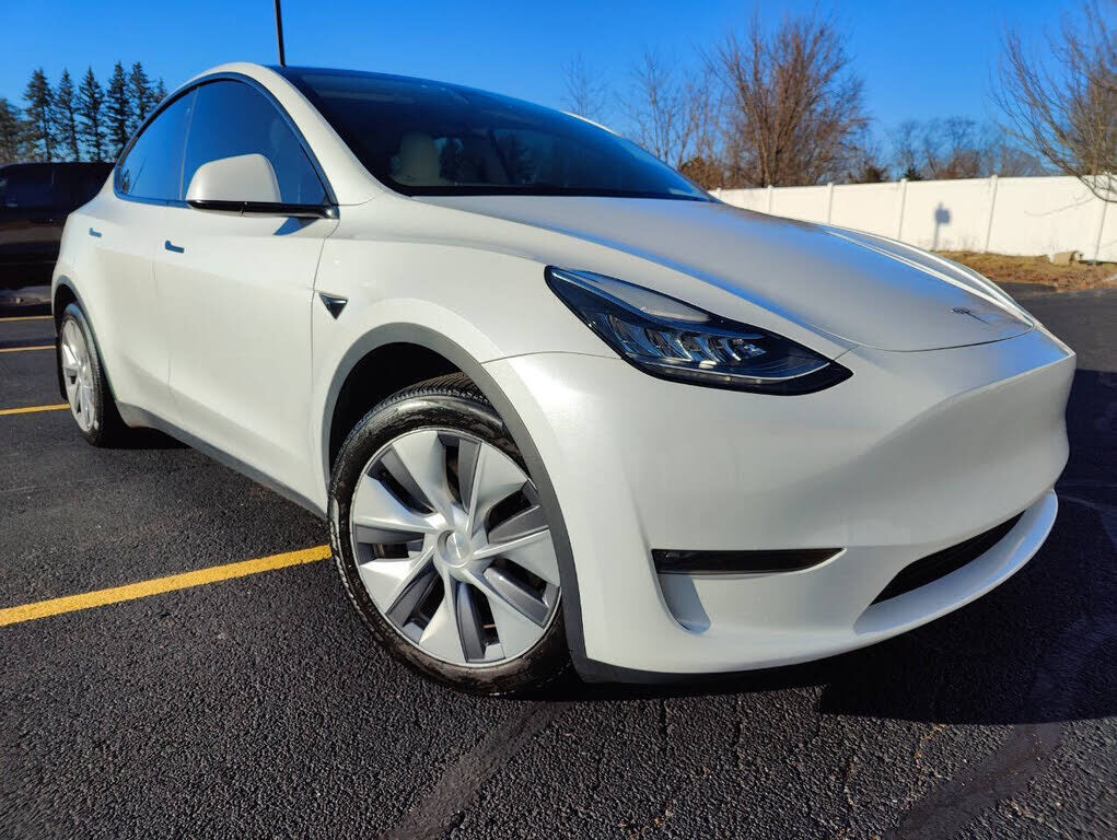 2023 TESLA Model Y