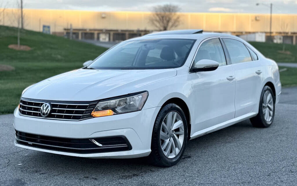 2018 VOLKSWAGEN Passat