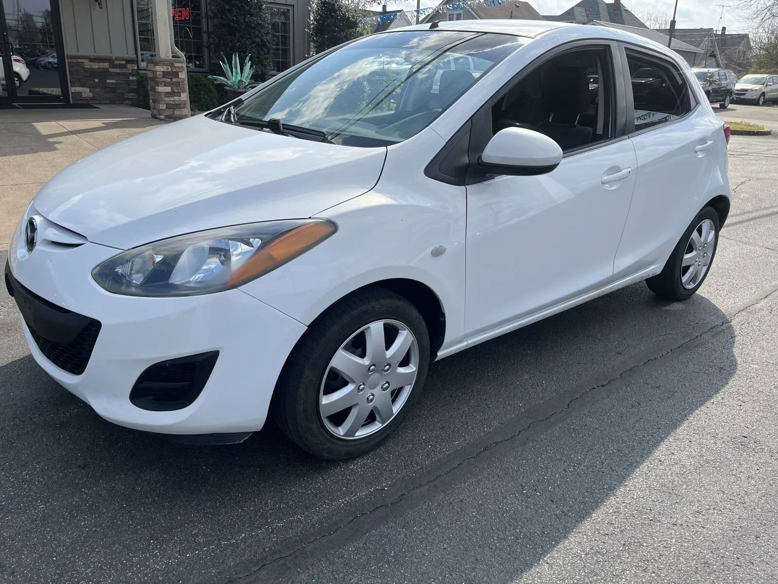 2011 MAZDA Mazda2