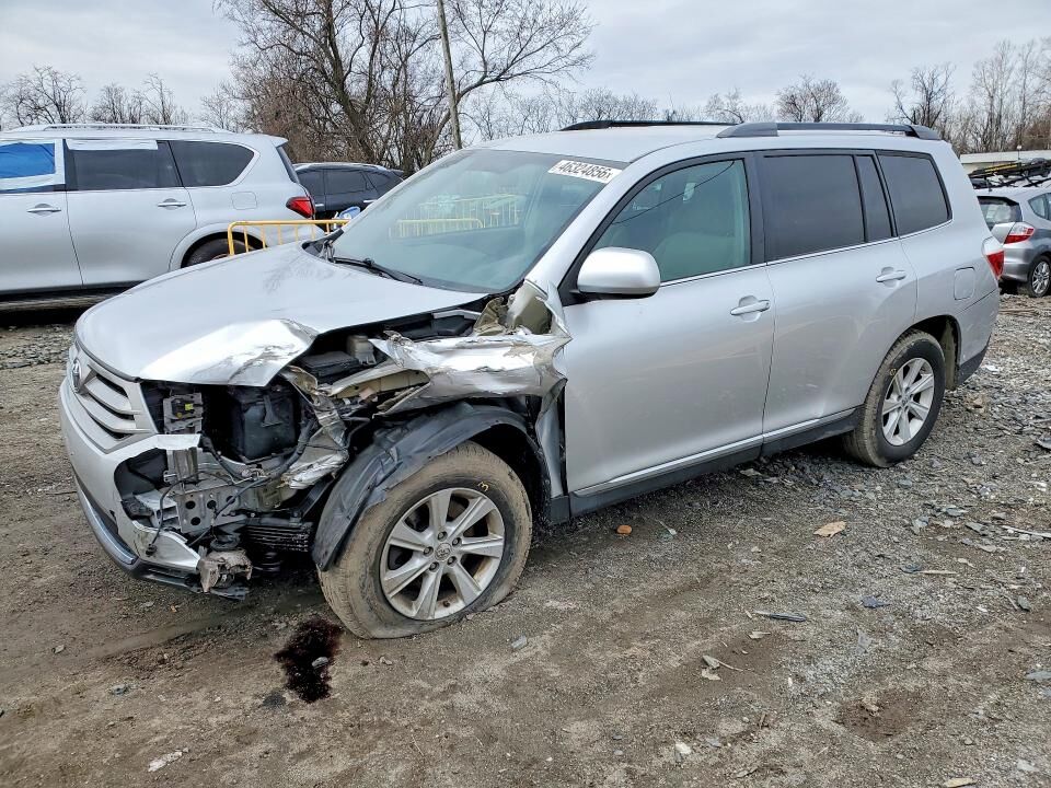 2013 TOYOTA Highlander