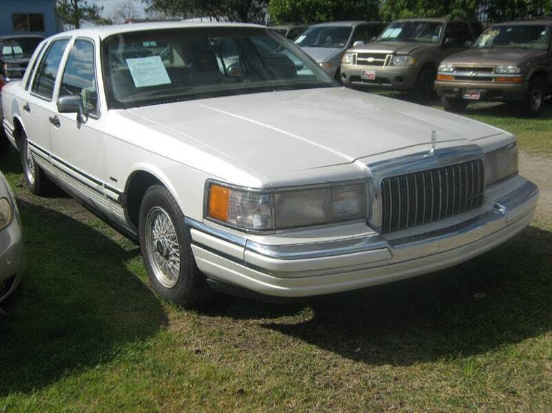 1993 LINCOLN Town Car