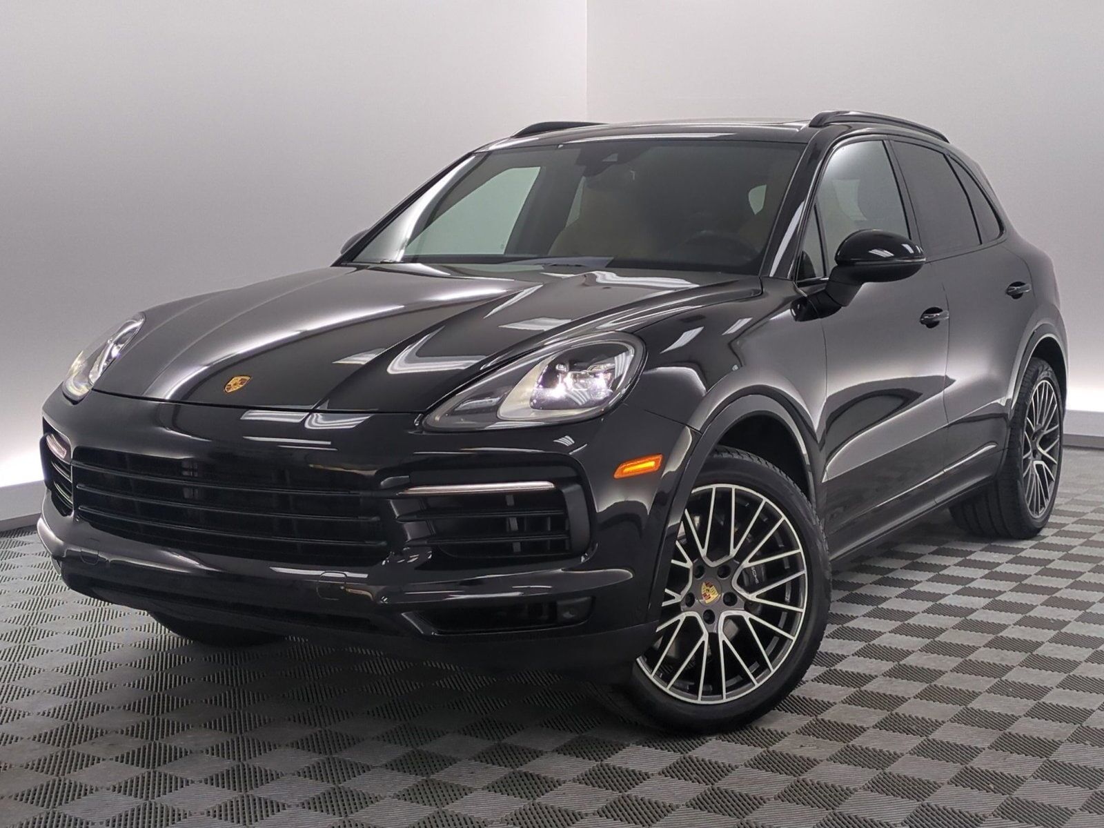2023 PORSCHE Cayenne