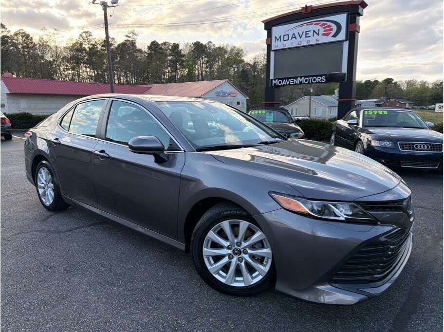 2019 TOYOTA Camry