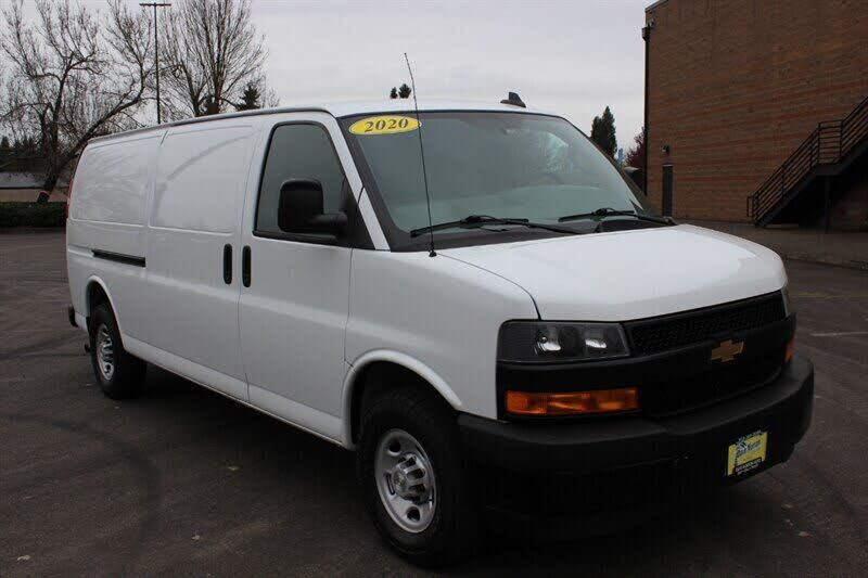 2020 CHEVROLET Express