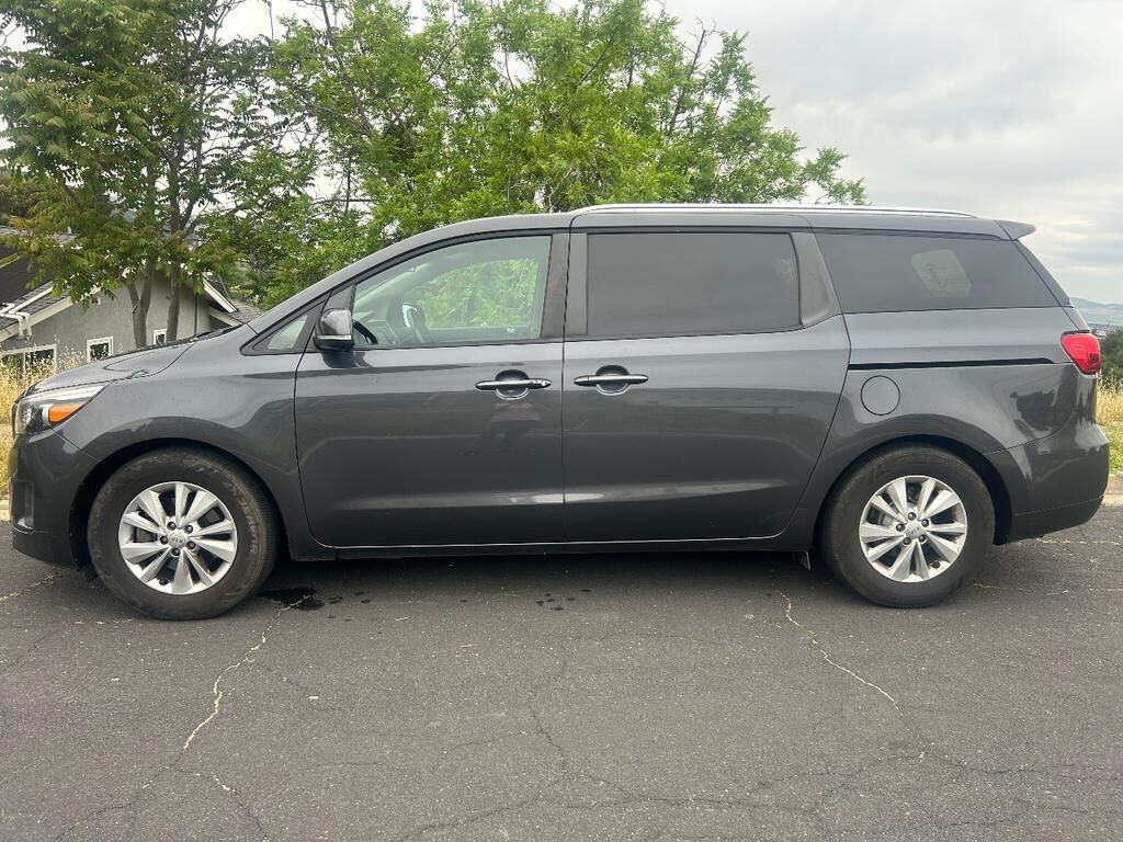 2017 KIA Sedona