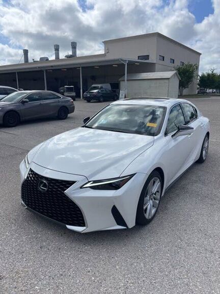 2023 LEXUS IS