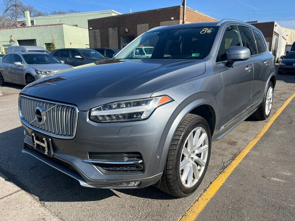 2017 VOLVO XC90