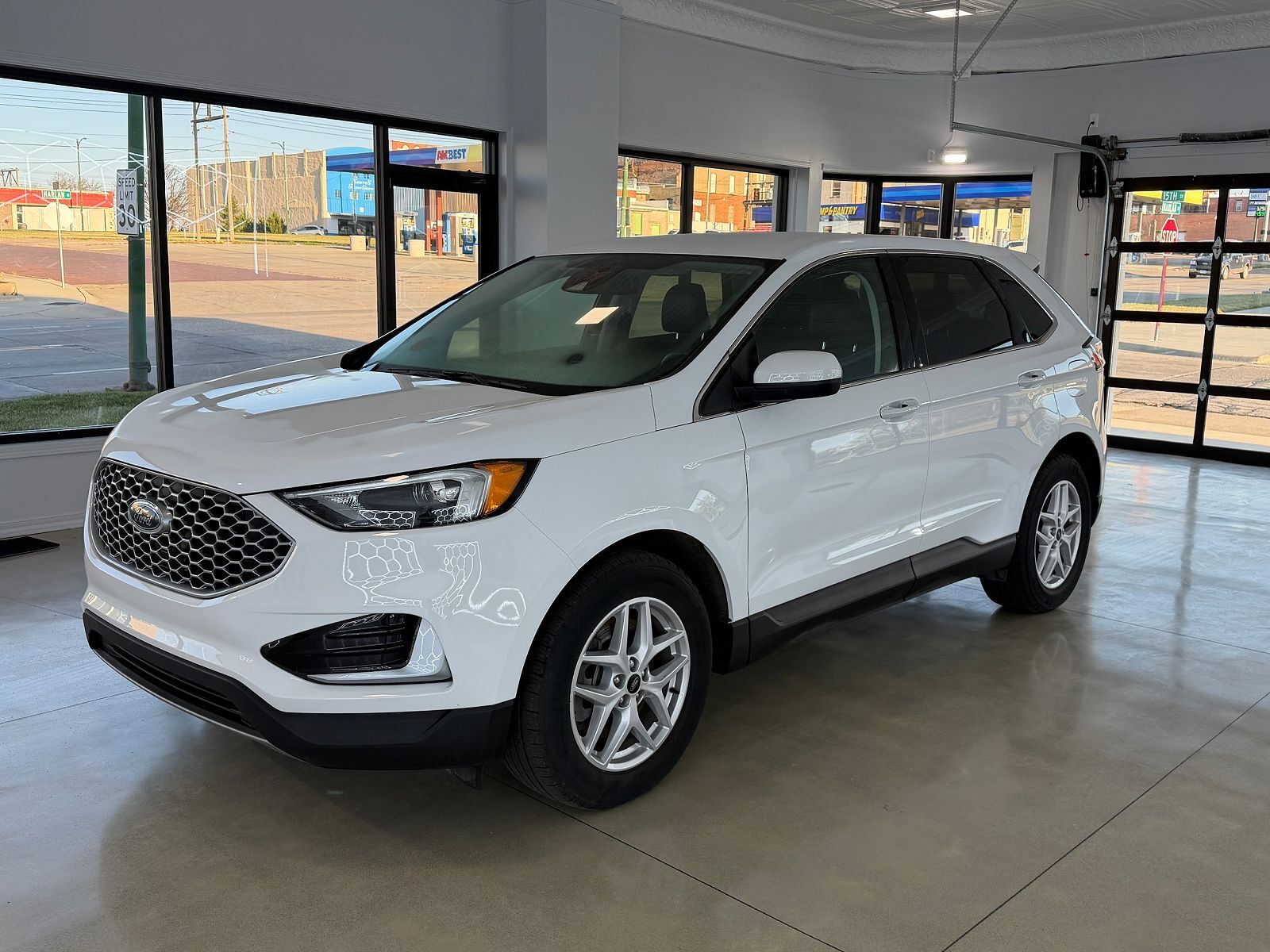 2023 FORD Edge