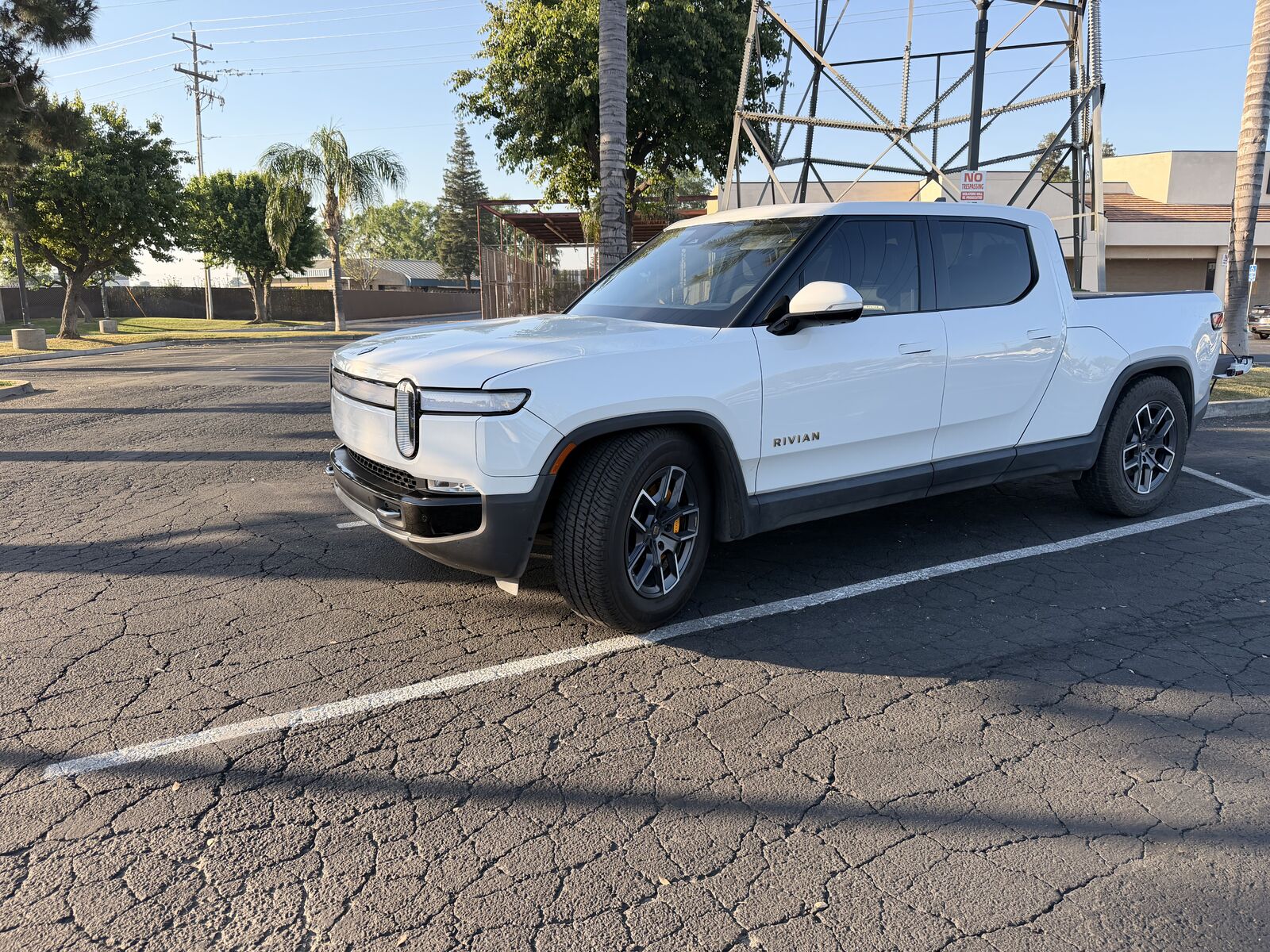 2023 RIVIAN R1T